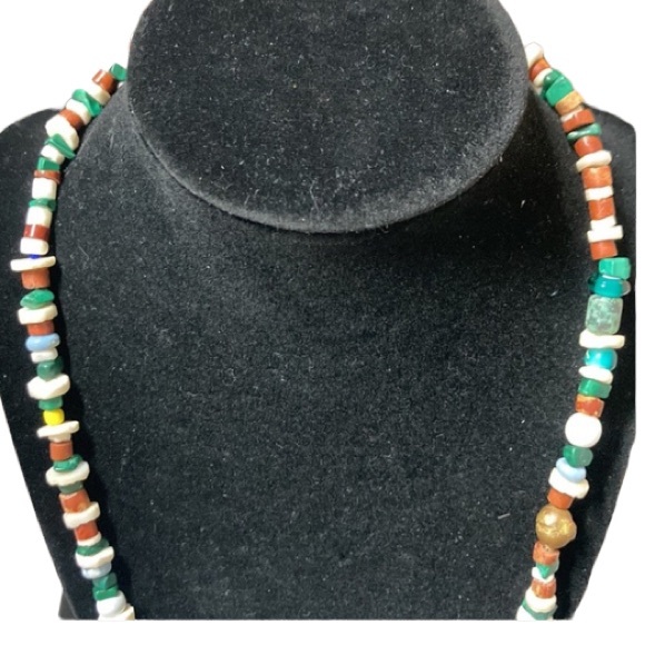 NATIVE Beaded Gemstone necklace - Picture 4 of 13